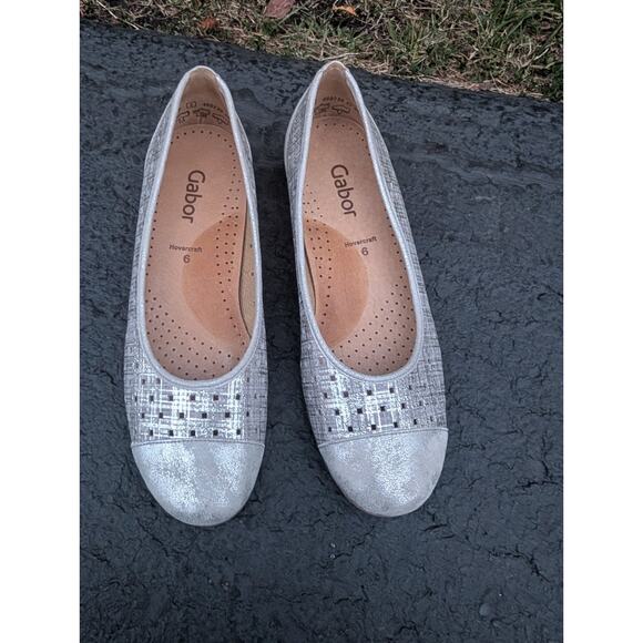 Gabor Women's Silver Metallic Ballet Flats Sz 8.5 Hole Punch Comfort Casual - Picture 4 of 8
